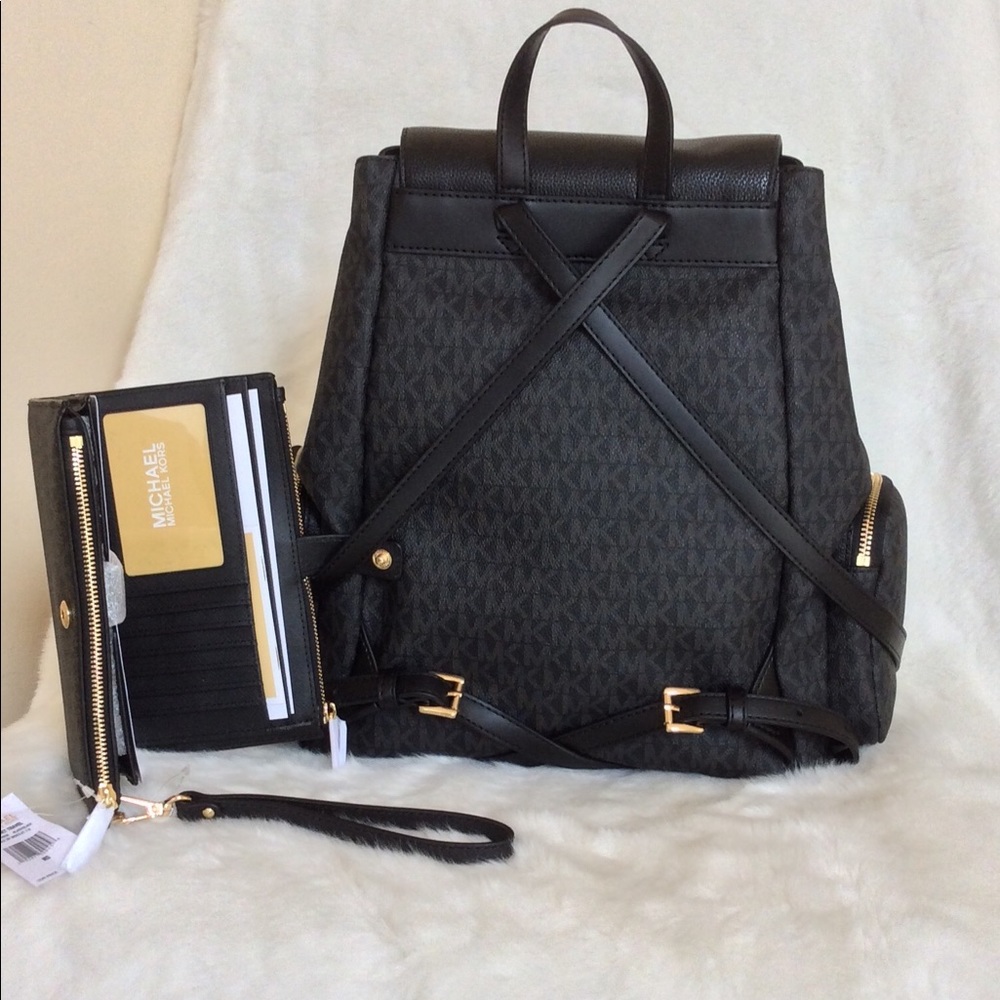 Michael Kors (3pcs) Abbey LG Cargo Backpack - Picture 5 of 8